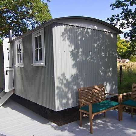 Riverside Bothy At Allt A'Mhuilinn Spean Bridge Buitenkant foto